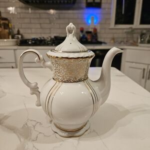 Teapot by Seyei Demitasse Gold White